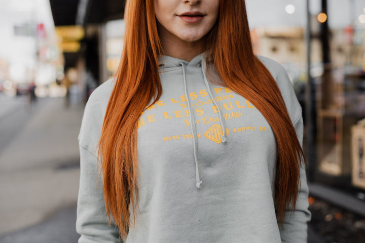 Sudadera corta con capucha para mujer Less People