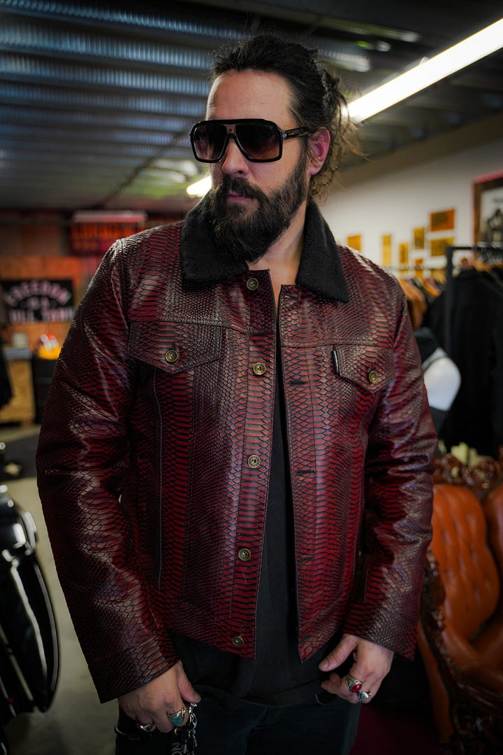 Chaqueta Steazy Ryder de Lords x Cleaver Culture - Sherpa de cuero de dragón de sangre de buey