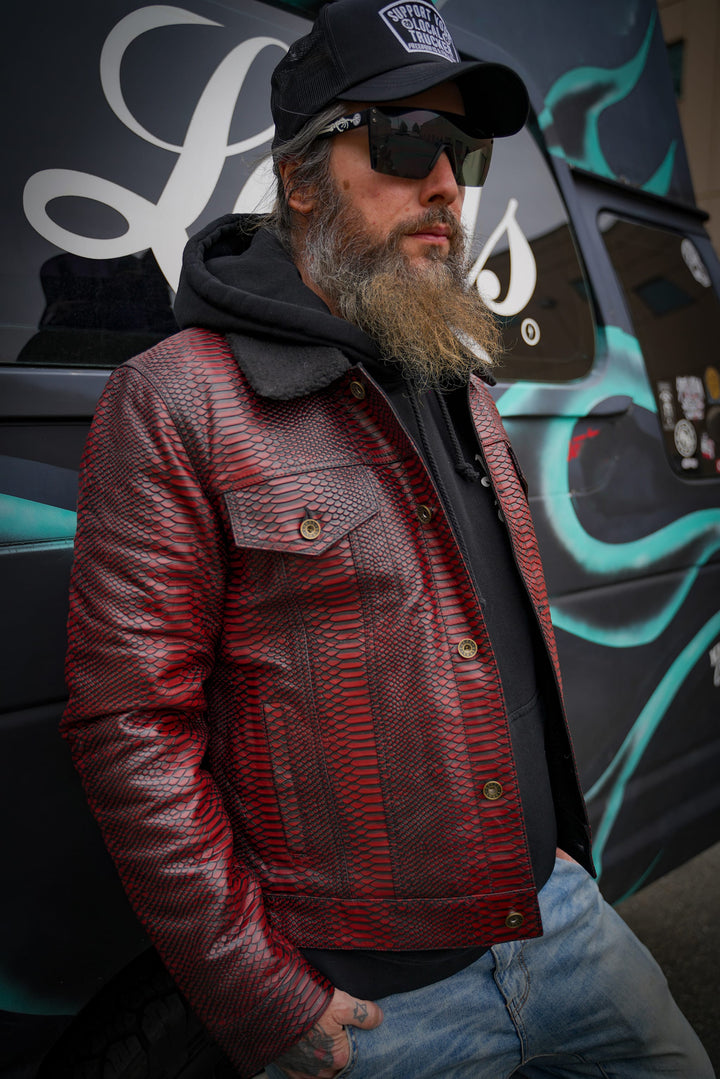Chaqueta Steazy Ryder de Lords x Cleaver Culture - Sherpa de cuero de dragón de sangre de buey
